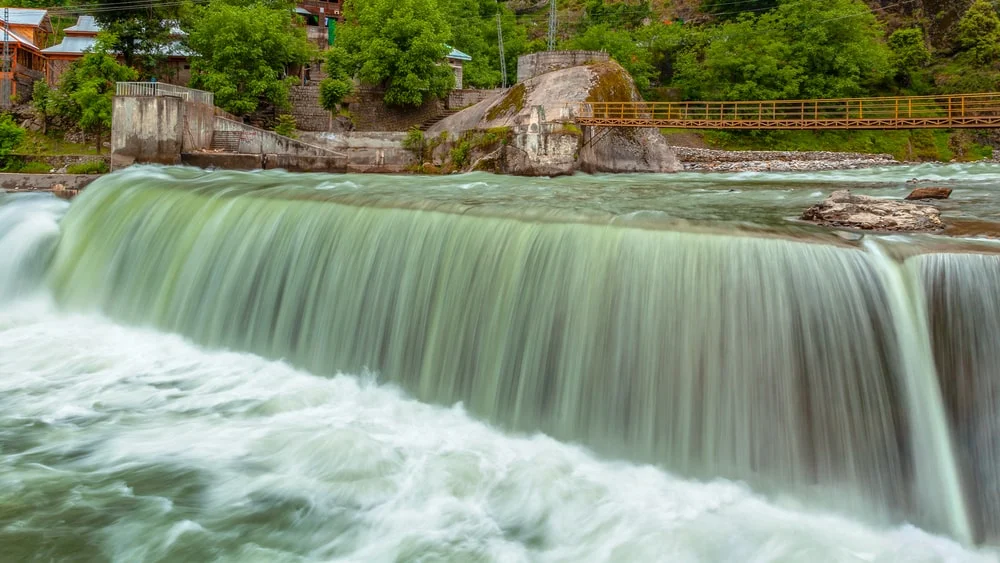 kutton waterfall min